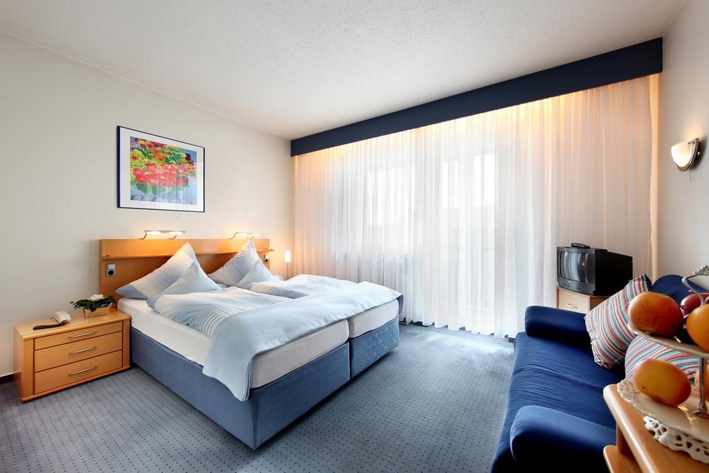 Hotel Kaiserpfalz Падерборн Екстериор снимка